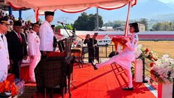 Kunjungi NTT, Menteri PU Pimpin Upacara HUT RI-Dorong Pemulihan Pascagempa