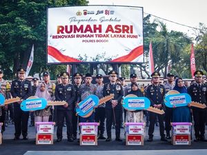 HUT Ke-81 RI, Kapolres Bogor Renovasi 8 Rumah Warga Kurang Mampu