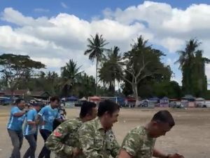 Kemeriahan Lomba 17-an di Lamuru Bone: Dari Balap Karung hingga Tarik Tambang