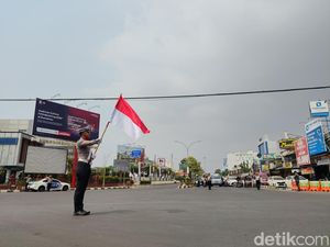 Saat Sirene Berbunyi, Simpang Gunungsari Cirebon Mendadak Hening
