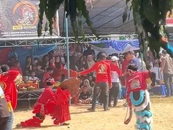 Kemeriahan Pertunjukan Kuda Lumping Semarakkan HUT RI di Bara Palopo