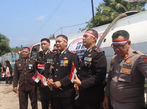 Polda Sumsel Salurkan Air Bersih & Sembako untuk Warga Empat Lawang