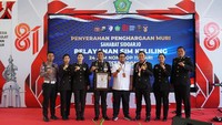 SIM Keliling Sidoarjo 24 Jam Selama 17 Hari Raih Rekor MURI