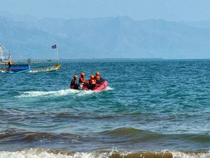 Pemuda Jaksel Hilang Terseret Ombak Pantai Karangnaya Sukabumi
