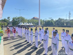 31 Purna Paskibra Parepare Ikut Kibarkan Bendera di Upacara HUT ke-81 RI