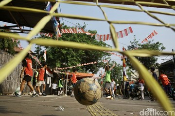 Semangat Kemerdekaan Anak-anak Cilincing Lewat Street Football