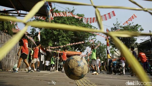 Semangat Kemerdekaan Anak-anak Cilincing Lewat Street Football