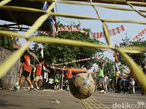 Semangat Kemerdekaan Anak-anak Cilincing Lewat Street Football