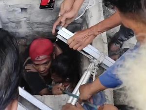 Bocah di Bogor Terperosok ke Sumur saat Ambil Bola, Damkar Evakuasi