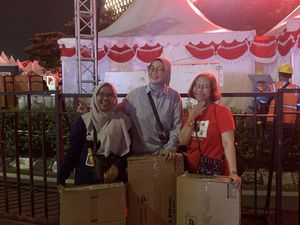 Senangnya 3 Emak-emak Dapat Kompor Usai Ikut Kuis Perayaan HUT RI di HI