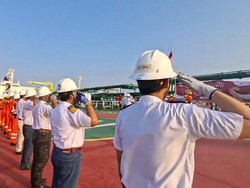 Khidmatnya Upacara HUT ke-81 RI di Atas Kapal Satpolairud Lamongan