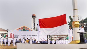 Jam Berapa Upacara Penurunan Bendera di Istana Merdeka? Ini Jadwalnya!