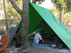 Nestapa Pengungsi Gempa Nagekeo Bertahan di Tenda Terpal Tanpa Bantuan
