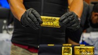 Emas 22 Kg Gagal Diselundupkan ke Hong Kong, Modusnya Dililit ke Badan
