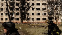 Dampak Serangan Udara Rusia Rusak Apartemen Warga di Kramatorsk