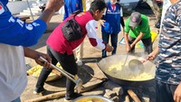 Dapur Umum Kemensos Layani Ribuan Korban Gempa di Sikka dan Manggarai