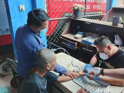 Damkar Kuningan Lepas Onderdil Motor yang Terjepit di Jari ODGJ