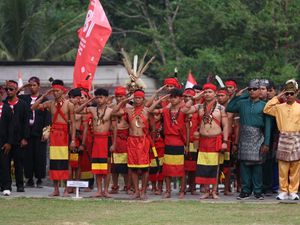 Momen HUT ke-81 RI di Perbatasan Kalbar-Malaysia Perkuat Kedaulatan