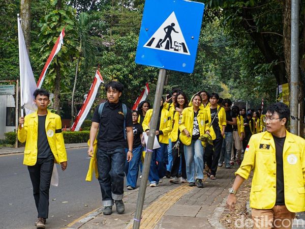 Massa Mahasiswa UI Tetap Berangkat Gelar Aksi