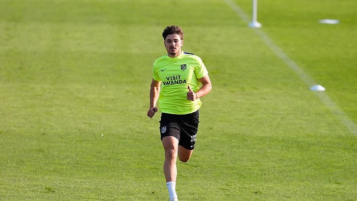 Julian Alvarez saat berlatih di markas Atletico Madrid pekan lalu.