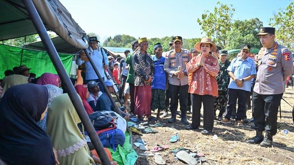 Kapolri Bersama Ketua Komis V DPR Tinjau Lokasi Terdampak Gempa di Manggarai Timur
