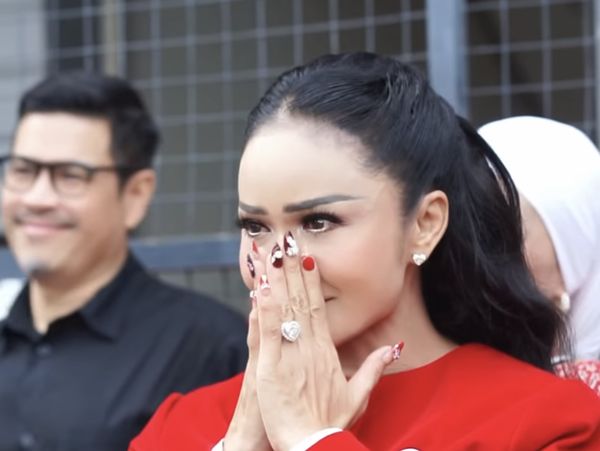 Haru Kris Dayanti Lihat Kellen Jadi Bagian Paskibra Upacara HUT RI di Sekolah