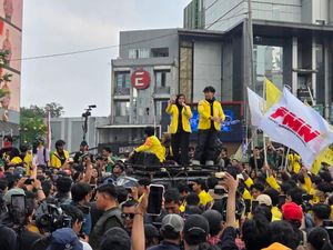 Video: Rombongan Mahasiswa Gelar Aksi di Dukuh Atas