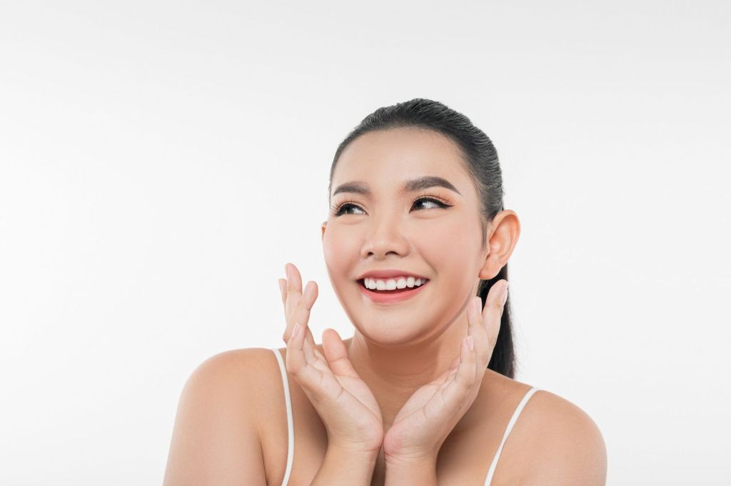 vitamin C dalam tomat penting untuk kulit yang sehat dan bercahaya.
