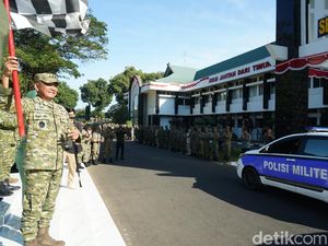 Mayjen Bangun Pimpin Pengiriman 6 Truk Bantuan Kodam untuk Korban Gempa NTT