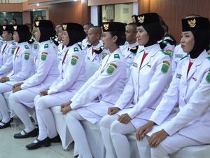 Paskibraka dan Petugas HUT RI di Subang Diguyur Kadeudeuh