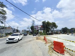 Begini Progres Penanganan Jalan Longsor Akibat Pipa PDAM Bocor di Balikpapan