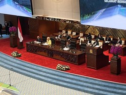 DPR Terima Surpres soal Calon Gubernur BI hingga Penjualan Kapal Eks KRI