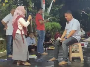 Unik Ada Lomba Ngomelin Suami di Gresik, Ibu-ibu Antusias