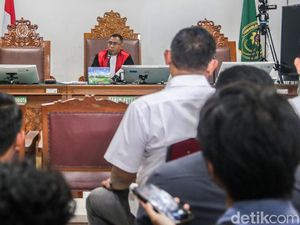 Sidang Perdana Praperadilan Febrie Ardiansyah Digelar, Keabsahan Penggeledahan Dipersoalkan