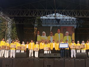 UI Resmi Mengukuhkan 14.172 Maba, 20 di Antaranya Dapat Laptop Gratis