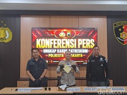 Mabuk, Jukir dan Pelajar Keroyok Pemotor di Pasar Harjodaksino Solo