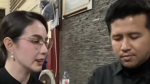 Arumi Bachsin Hobi Kulineran Tradisional, Makan Bubur hingga Mukbang Penyetan