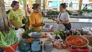 Bangkit Pascagempa, Aktivitas Jual Beli Kembali Ramai di Pasar Ikan Reo