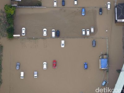 Banjir Chiba Jepang Tewaskan 10 Orang, Ribuan Mobil Terendam