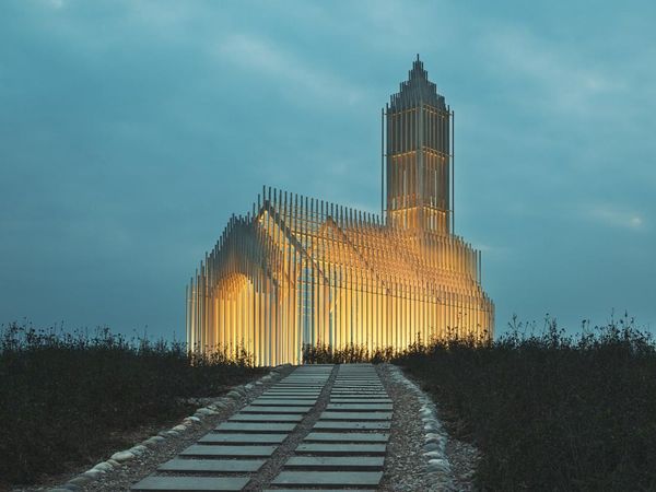 Bukan Ilusi, Ini Gereja Tanpa Bayangan yang Ada di Chengdu