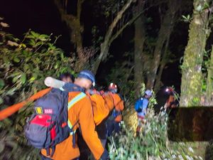 Tragedi di Gunung Slamet, Pendaki 16 Tahun Jatuh ke Kawah
