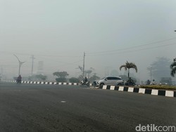 Kabut Asap di Banjarbaru Begitu Tebal hingga Jarak Pandang Hanya 10 Meter