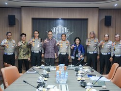 Audiensi dengan Kemenko Infrawil, Kakorlantas Tegaskan Komitmen Dukung Zero ODOL 2027