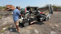 Ringseknya Ambulans Bawa Jenazah Anak yang Bikin Pasutri Tewas di Tol Batang