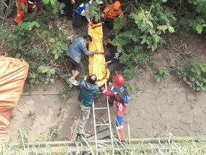Terjebak 2,5 Jam, Sopir Truk Trailer Masuk Jurang di Boyolali Tewas