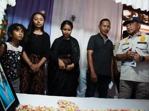 Mendagri Salurkan Santunan ke Ahli Waris Korban Gempa Sikka
