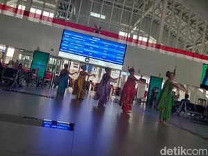 Menikmati Tari Topeng di Atas Laju Cepat Whoosh Menuju Jabar
