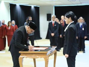 OJK Umumkan Pejabat Baru Bursa Mineral dan Komoditas Strategis