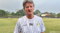 PSS Tanpa Poin di 3 Laga, Huistra Fokus Menang Lawan PSM