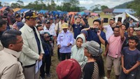Tinjau Lokasi Bencana Gempa NTT, Purbaya Bawa Salam dari Prabowo